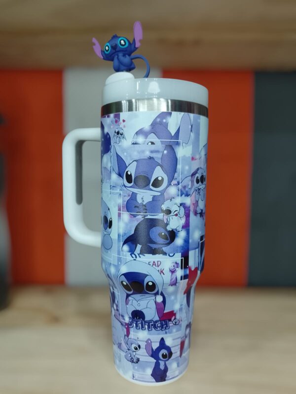 VASO CON MANIJA "STITCH" 1200ML - Imagen 3