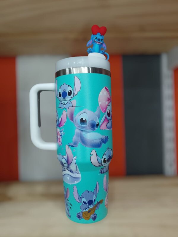 VASO CON MANIJA "STITCH" 1200ML - Imagen 2